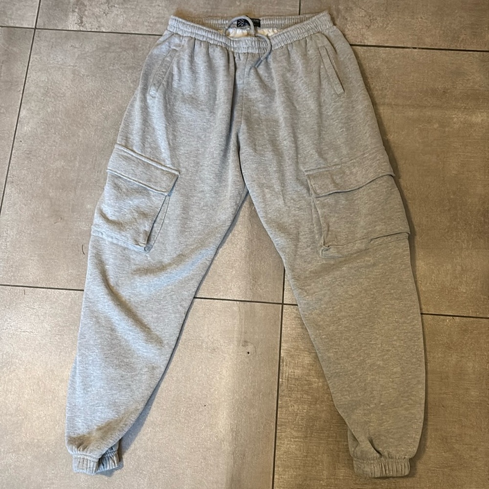Built for the north - men’s cargo joggers